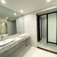 Bán Tòa Văn Phòng 9 Tầng Mặt Phố Ngô Gia Tự, Long Biên. DT 315m2, MT 8.3m nở hậu. Giá 125 TỶ