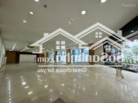 Cho Thuê Nhà Làm Mọi Mô Hình Mặt Phố Lạc Long Quân Diện Tích 250M2X1T View Hồ Tây. Giá 29 Triệu/Th