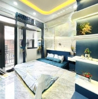 Bán Nhà Phú Nhuận - Căn Góc Huỳnh Văn Bánh, 3 Lầu 30M2, Giá Bán 3.95 Tỷ
