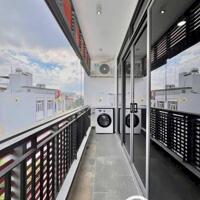 Căn Hộ Ban Công Máy Giặt Riêng Mới 100% Ngay Sân Bay Tân Sơn Nhất