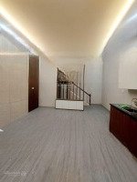 Chỉ Hơn 5 Tỷ - Hộ Khẩu Hoàn Kiếm Duy Nhất 1 Em Rẻ Tụt Mốc - Chỉ 15M Ra Mặt Phố - Sổ 37M, 4T, 4Ngủ