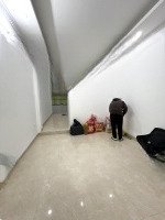 Nhà Phố Đống Đa - 5 Tầng Thang Máy 40M2 Giá Phát Lộc Hơn 8 Tỷ - Ngõ Rộng, Cạnh Ô Tô