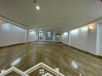 Cho Thuê Tòa Văn Phòng 9 Tầng Xây Mới Mặt Phố Nguyễn Khang.diện Tích165M2.Mặt Tiền9,5M. Giá 300 Triệu/Tháng