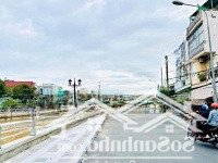 Bán Nhà Mặt Tiền Bờ Hồ Huỳnh Cương Ngang Trên 7M Vị Trí Đẹp