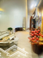 Nhượng Lại Căn Hộ Tập Thể Tầng 2 Hồ Đắc Di, Đống Đa 3 Phòng Ngủ Full Nội Thất, Ở Ngay! Vị Trí Đắc Địa