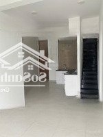 Bán Nhanh Căn Duplex 115M2( 3 Phòng Ngủ+ 3Wc) Có Sân Vườn. Ngay Q9 Liền Kề Q2. Liên Hệ: 0977324646