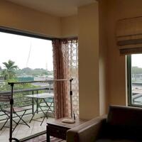 Cho thuê căn hộ 1PN rộng tới 65m2 tại Âu Cơ, Tây Hồ, đủ đồ, có ban công
