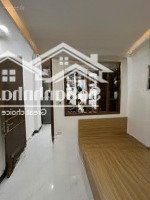 Bán Căn Hộ Ccmn Phố Đê La Thành Nhỏ - Có Ban Công Rộng - 50M 2 Ngủ Giá Bán 1,9 Tỷ