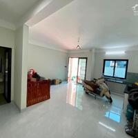 Cho thuê nhà 3 tầng Ngô Gia Tự, Thượng Thanh, Long Biên. 60m. Giá: 8 triệu/tháng. Lh: 0967873362