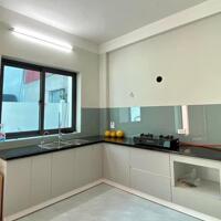 Cho thuê nhà 3 tầng Ngô Gia Tự, Thượng Thanh, Long Biên. 60m. Giá: 8 triệu/tháng. Lh: 0967873362