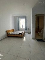 Cho Thuê Căn Góc 100M2 2 Lầu 2 Mặt Tiền Đường 20M Thông Liên Phường Giá 18 Triệu/Tháng