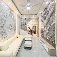 Bán nhà Ng Đức Cảnh. Gần OTO, nhà đẹp, ngõ 2,5m. Giá 130tr/m2.