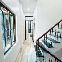 Bán nhà Ng Đức Cảnh. Gần OTO, nhà đẹp, ngõ 2,5m. Giá 130tr/m2.