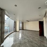 Cho thuê văn phòng Vạn Phúc 50 m2 lô góc giá 6,5tr, view 2 mặt kính