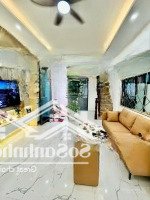 Bán Nhà Lô Góc Ô Tô Phố Nguyễn Khang, 62M2X5,5Tầng, Thang Máy, Kdoanh, Văn Phòng, Ngõ Thông, Giá Rẻ