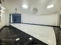 Tôi Cần Cho Thuê Văn Phòng 110M2 Tại Mặt Phố Nguyễn Văn Huyên, Cầu Giấy. Liên Hệ 0372354679