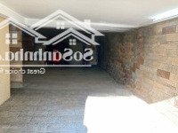 Cần Bán Gấp Biệt Thự Kdc Sadeco Ven Sông Tân Phong Quận 7 - Dt: 7X18M Hầm Trệt 3 Lầu Có Thang Máy