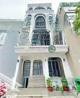 Giảm 7 Tỷ - Chdv Dương Quảng Hàm 7 X 30 - Nở Hậu 17M - 5 Tầng - Sẵn Hdt Khoán 165 Triệu - Giá Bán 28 Tỷ