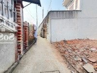 Em Cần Tiền Xoay Vòng Vốn. Nên Cần Ra Gấp Lô 111M2. Gần Đường To Đang Làm