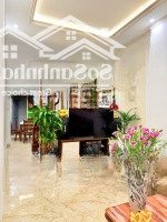 Nhà 50/56M 5 Tầng 6 Phòng Ngủ Cầu Thang Giữa - Giếng Trời Thoáng Sáng Sau Nhà - Ô Chờ Thang Máy