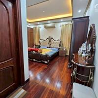 BÁN NHÀ TÔN THẤT TÙNG, LÔ GÓC, NGÕ THÔNG, KD, ÔTÔ TRÁNH, VÀO NHÀ. 99M2, 7TẦNG.  0984823023
