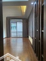 Nhà Đẹp Mới Koong ,6 Tầng Thang Máy ,
Ô Tô Tránh 10M ,Lạc Long Quân 36M2Mặt Tiền4 Hơn 8 Tỷ