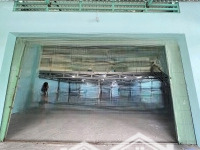 Có Thể Làm Kho Kết Hợp Mbkd.diện Tích9X24M + Gác. Tổng 300M2 Sử Dụng. Xe Tải 5-7 Tấn Ra Vào Đc
