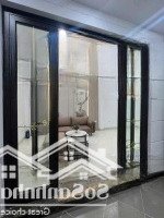 Chỉ Cách Hồ 20M Một Căn Nhà Mới Xây Kiêu Hãnh Vươn Lên Giữa Lòng Phố 6 Tầng, Thang Máy Mặt Tiền 4M