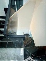 Quận 9: Bán Nhà Mới 1 Trệt 2 Lầu Full Nội Thất 4 Phòng Ngủ 3 Vệ Sinhsổ Đã Hoàn Công