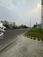 Mt Đường Trương Văn Bang Cách Ubtp 300M.con Đường 40M Nhộn Nhịp Rất Hiếm Nền Rao Bán