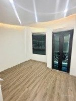 Bán Nhà Đường Láng-Lô Góc 5 Tầng, Gần Phố - Ở Sướng, Gần Mặt Phố Diện Tích: 40M,Mt:3.9M - Giá Bán10.8 Tỷ