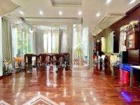 Bán Biệt Thự Mặt Tiền Đường Đỗ Xuân Hợp, Quận 9, 400M2, 3 Tầng, Ngang 10M, Hơn 30 Tỷ