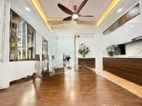 Bán Nhà Phố Duy Tân . 45M2 5 Tầng, Mặt Tiền 4,1M. Nhà Đẹp Ngõ Nông, Sạch Sẽ. Giá Bán 9,8Tỷ