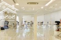 Cho Thuê Mặt Bằng Kinh Doanh Phố Tràng Tiền Dtsd: 380M2, Mt: 10M , Siêu Phẩm Nằm Ngay Ngã Tư