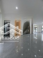 Căn Nhà Phố Tại Phân Khu Manhatan - Vinhomes Grand Park Hoàn Thiện Có Thang Máy, Máy Lạnh Chỉ 30 Triệu