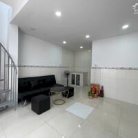 Cần bán gấp nhà 1 trệt 1 lầu, 20m2 sổ hồng hoàn công, giá chỉ 2 tỷ 150 thương lượng, Lh: 0388668882