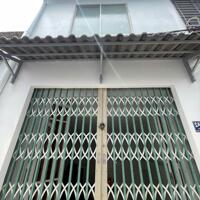 Cần bán gấp nhà 1 trệt 1 lầu, 20m2 sổ hồng hoàn công, giá chỉ 2 tỷ 150 thương lượng, Lh: 0388668882