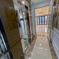 Bán nhà 50m2, 6 tầng thang máy Lạc Long Quân, Oto đỗ cửa, Thang máy, Ngõ thông, 2 thoáng, Ở hoặc cho thuê