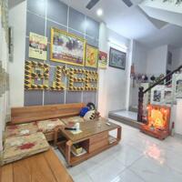 Bán nhà đẹp sát Mặt tiền Tây Sơn , 40m2 , 3 tầng BTCT , chỉ hơn 4 tỷ.