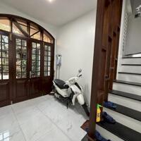Cho thuê nhà làm VP, Spa, KD online Phố Hoàng Ngọc Phách, 4 tầng x 50m2
