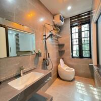 Cho thuê biệt thự phố Văn Cao 100m2, 6 ngủ khép kín.