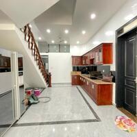 Cho thuê biệt thự phố Văn Cao 100m2, 6 ngủ khép kín.