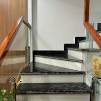 Bán nhà tuyến 2, cách mặt đường Đồng Hòa 100 mét, ngõ hơn 4m