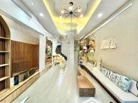 Nhà 1 Triệuệt, 2Lầu, 4Phòng Ngủ, 4 Vệ Sinh Ban Công, Sân Thượng, Trước Sau, Phòng Khách Thoáng Mát Quanh N