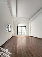 Chính Chủ Bán Nhà Mới Xây - 2 Mặt Ngõ Thoáng, 5 Tầng, 33M2Sổ Đỏ Chính Chủtại Huỳnh Cung, Tam Hiệp, Thanh Trì