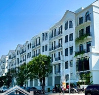 Cho Thuê Nhà Liền Kề Đường D2A Đông Đúc Hoàn Thiện Cơ Bản Tại Vinhomes Grand Park. Liên Hệ: 0828030977