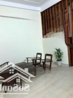 Cho Thuê Nhà 175M2, 7. 5 Triệu / 1 Tháng , Nhà Ở Nguyên Căn,Full Nội Thất, Mặt Tiền Đường Ô Tô Đậu Được.