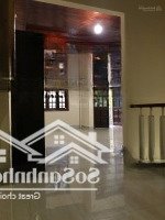 Cho Thuê Nhà 175M2, 7. 5 Triệu / 1 Tháng , Nhà Ở Nguyên Căn,Full Nội Thất, Mặt Tiền Đường Ô Tô Đậu Được.