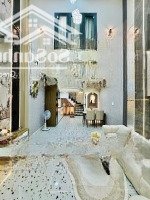 Bán Gấp Nhà Sát Quận 1 - Chỉ Cần Xách Vali Vào Ở!
