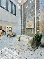 Bán Gấp Nhà Sát Quận 1 - Chỉ Cần Xách Vali Vào Ở!